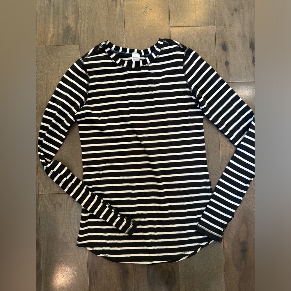 Ivivva by Lululemon long sleeve top
